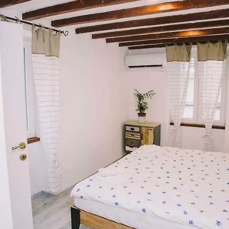 5 Minutes Walk Art *