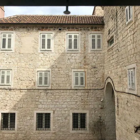 5 Minutes Walk Art *