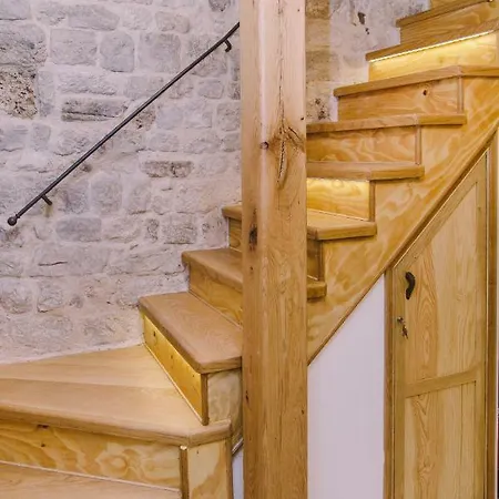 5 Minutes Walk Art 斯普利特