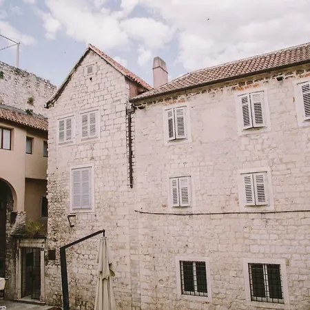 公寓 5 Minutes Walk Art *