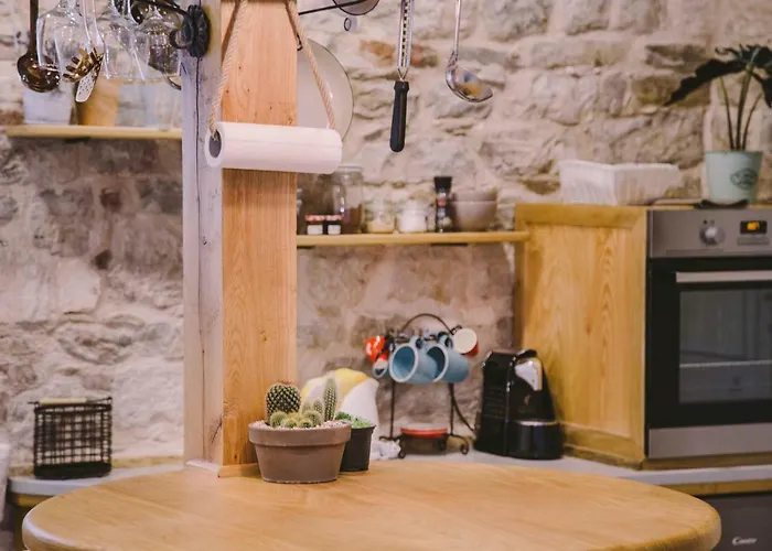 5 Minutes Walk Art 아파트