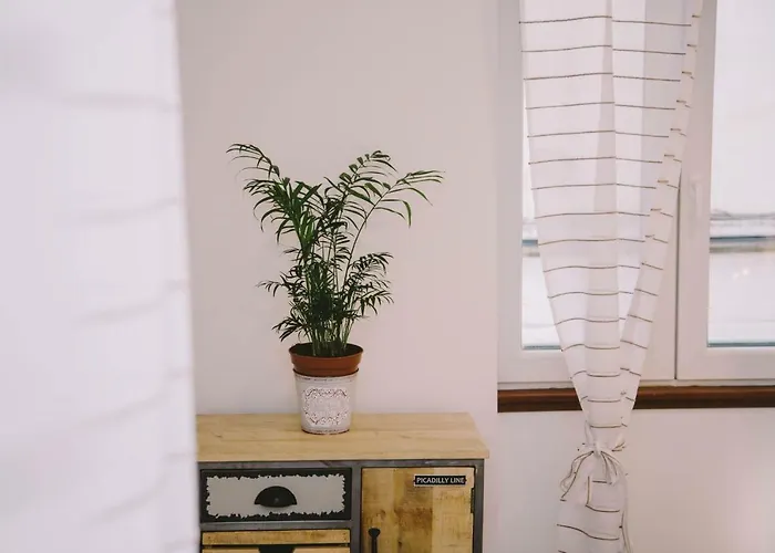 아파트 5 Minutes Walk Art *