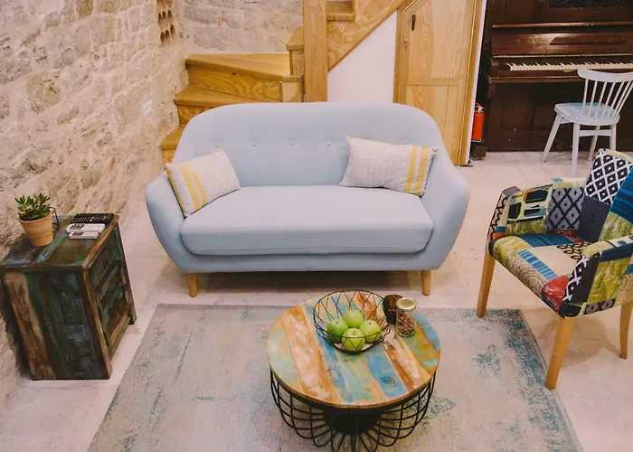 아파트 5 Minutes Walk Art *