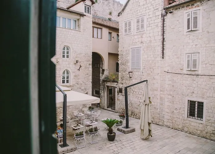 5 Minutes Walk Art 아파트 스플리트